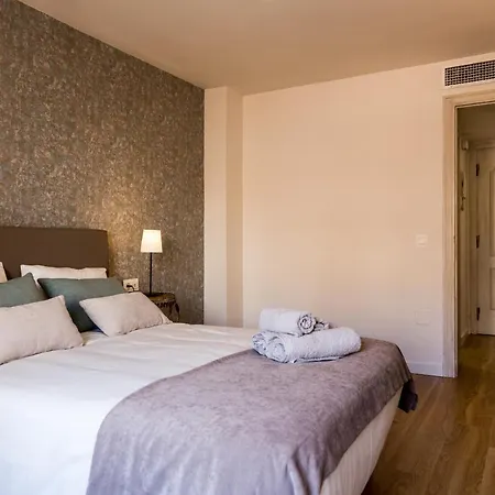 Urbe10 Plaza De La Merced 1 Bedroom Apartment *